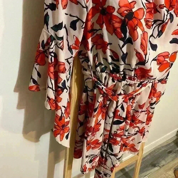 Lulu’s blushing blooms Nude Floral print Off The Shoulder Dress size medium - Picture 2 of 8